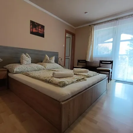 Apartment Vitorlas Apartmanhaz *